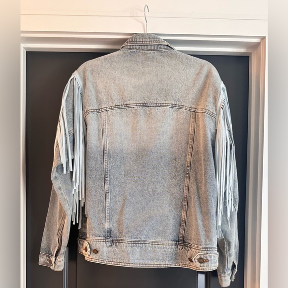 Jean Jacket with fringe - Picture 2 of 2